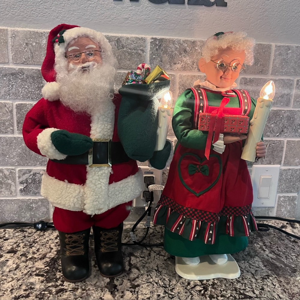 Animated Moving/Lightup 18" Mr & Mrs Claus Christmas Decor Dolls 90s Vintage EUC